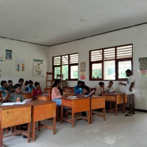 SMP Katolik Sulama Kada Luncurkan English Club, Dorong Siswa Berani Berbahasa Inggris