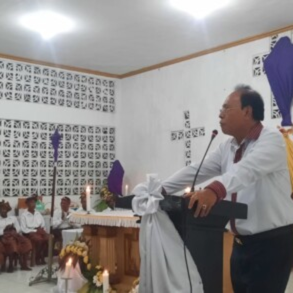 Misa Kamis Putih di Kapela Santo Alexander Haitimuk,Bupati SBS Sampaikan Pesan Pelayanan dan Pengorbanan